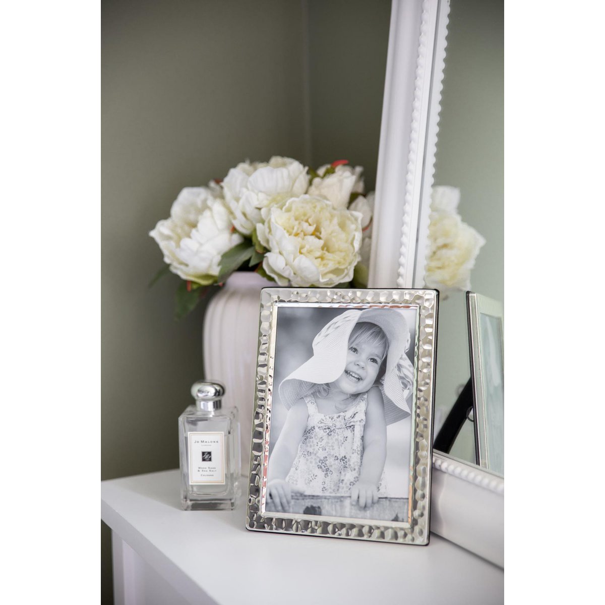 EDZARD photo frame Pavia for photo 13 x 18 cm, noble silver-plated, tarnish-protected, with 2 hangers