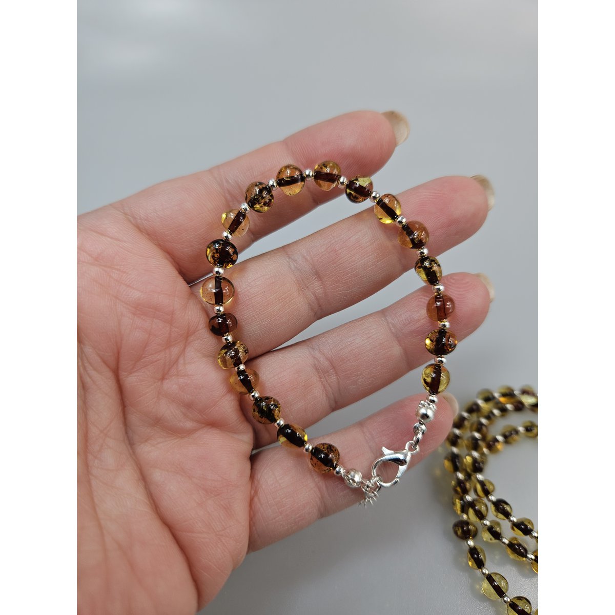 Grünes Bernstein Perlenarmband Damen Geschenk Souvenir kleines Alltagsgeschenk