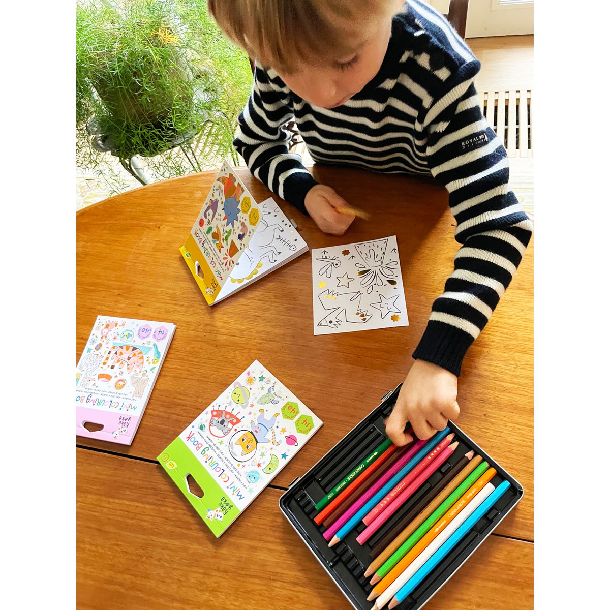 Mini libro para colorear - Espacio