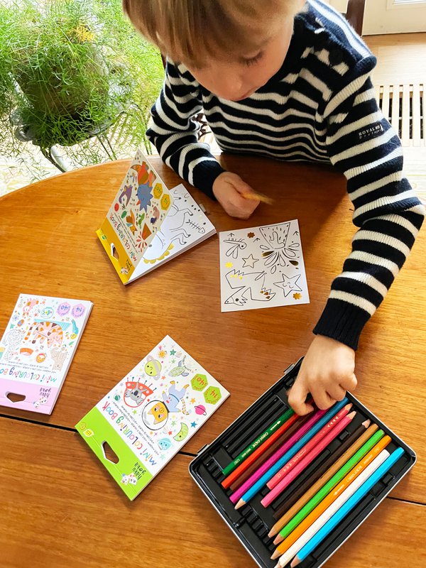 Mini livre de coloriage - Espace