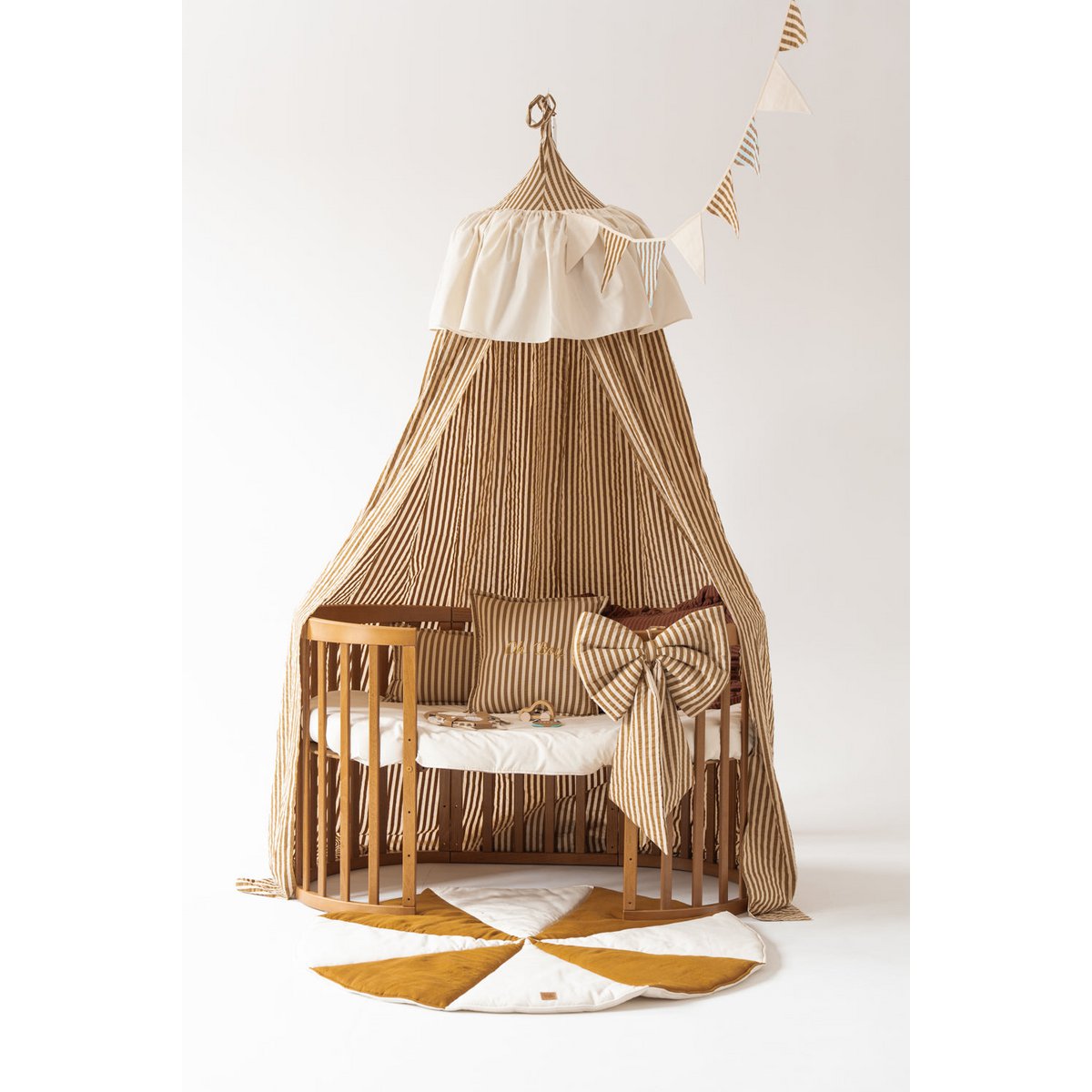 Nursery canopy with ruffle "olive stripes"