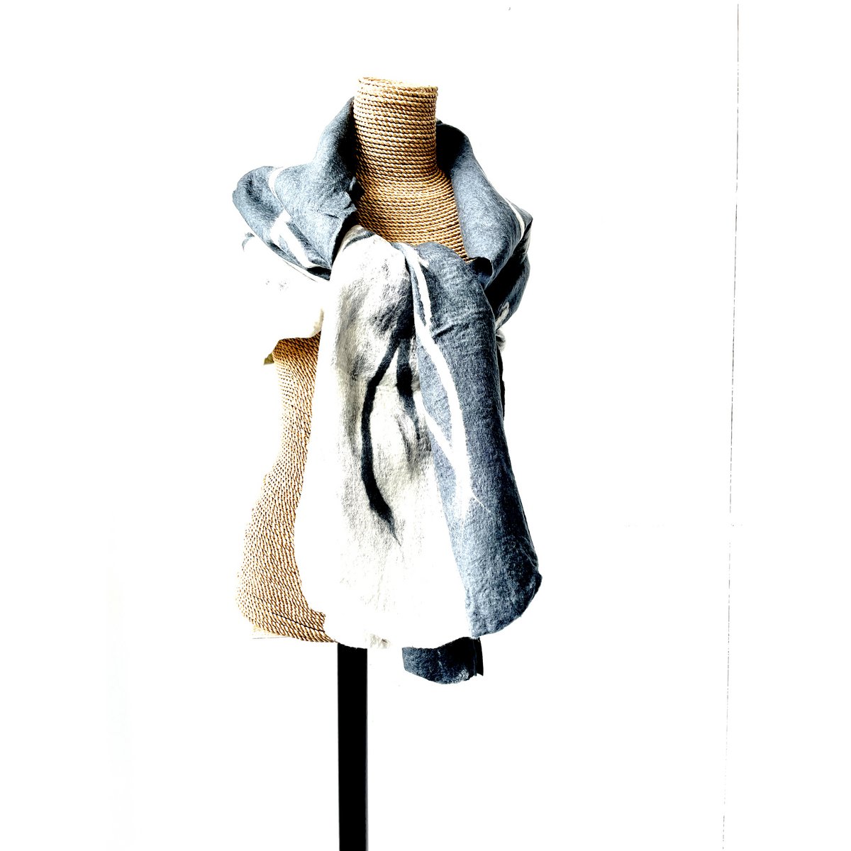| Scarf | Merino wool | Silk | Handmade | Fair Trade | Nepal