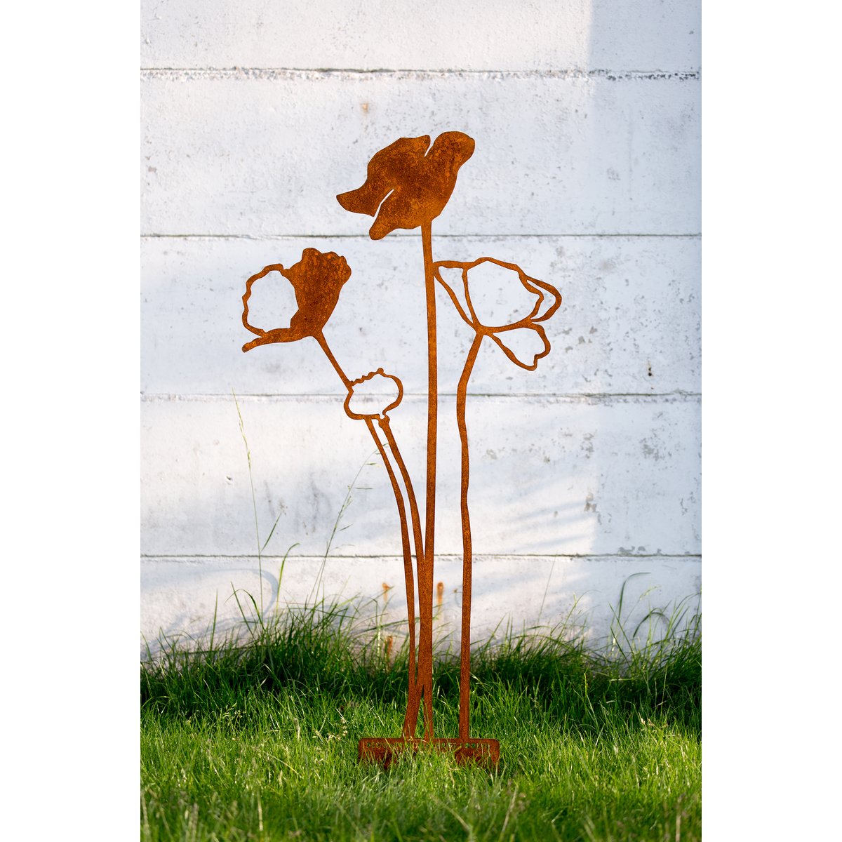 Poppy open up - Corten steel object