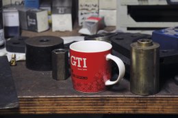 Volkswagen VW GTI Kaffeebecher 370ml - GTI The Legend/Rot
