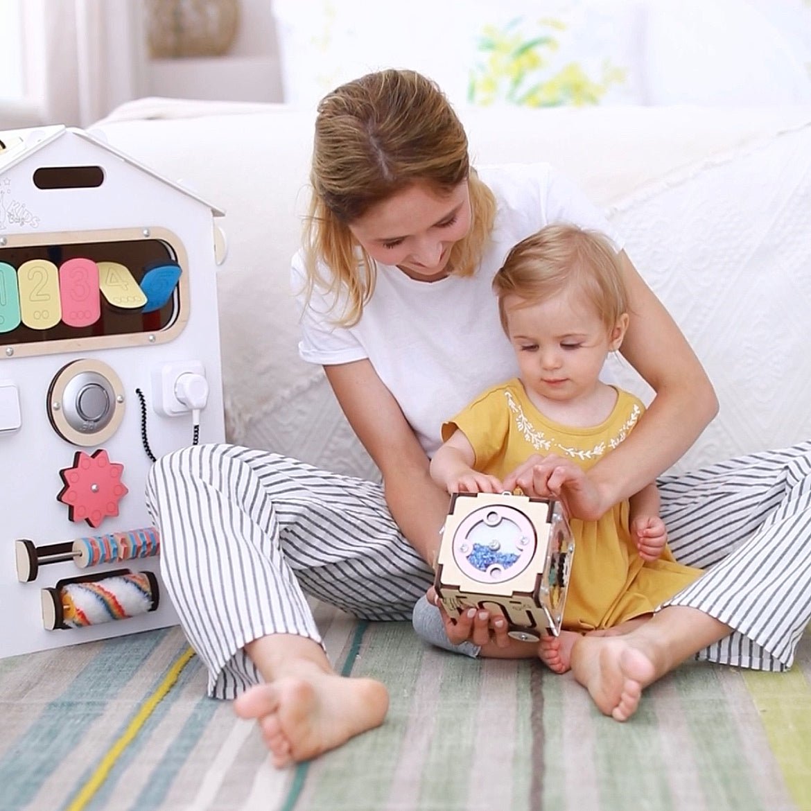 Set - BusyBoard huisje wit en creatieve kubus