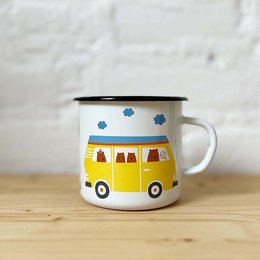 Enamel mug with a colorful camper van design, featuring a retro style and vibrant colors.