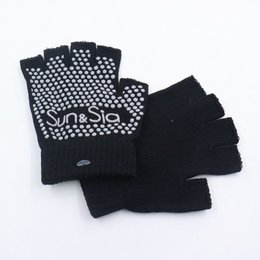 Pair of Yoga Gloves – Suitable for all – One size – Flexible and Comfortable – Non-slip