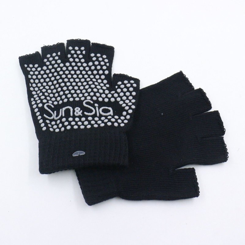 Pair of Yoga Gloves – Suitable for all – One size – Flexible and Comfortable – Non-slip