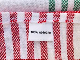 Groot traditioneel Portugees vierkant tafelkleed van 150/200 cm