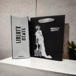 Banksy cadeautasje (medium) - Liberty State
