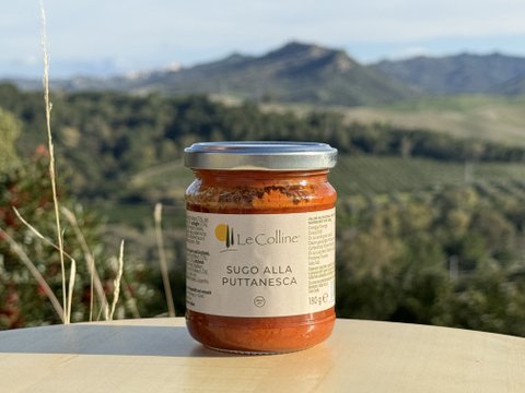 Tomatensoße Puttanesca aus Italien