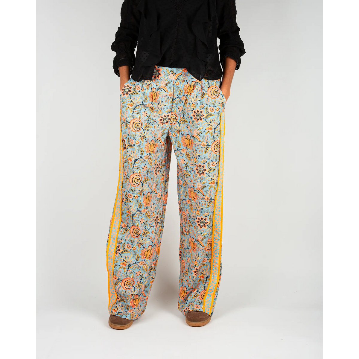 Pantaloni fluidi da donna con stampa Lolem blu