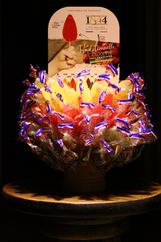 100 Fruchtlutscher für Himbeere – Erdbeere – Apfel – Zitrone – Karamell Display – 1300 g