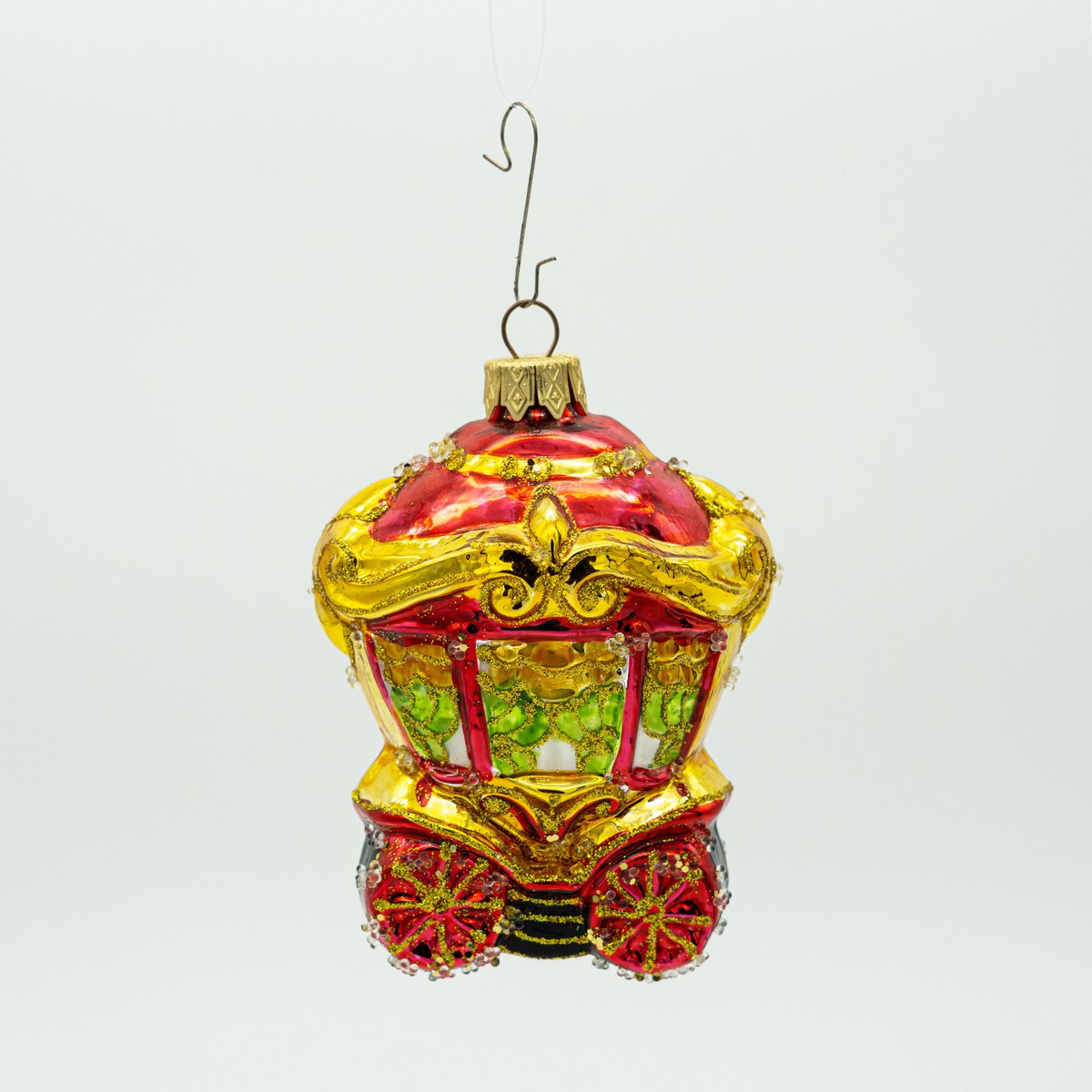 Carriage tree decorations
