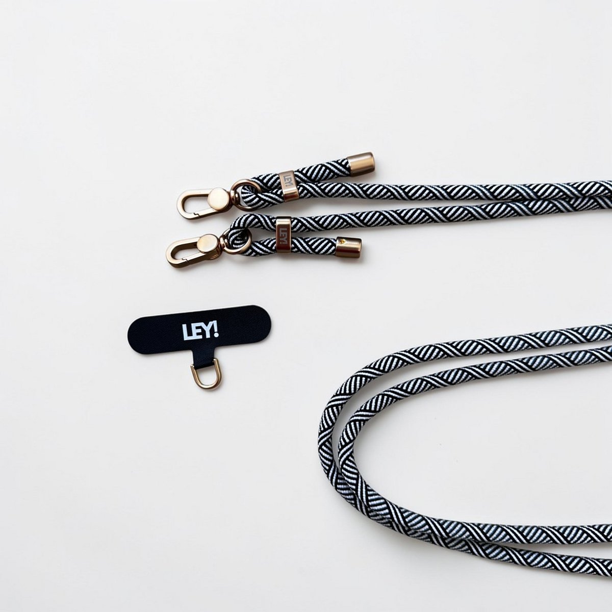 Cell phone chain - black and white