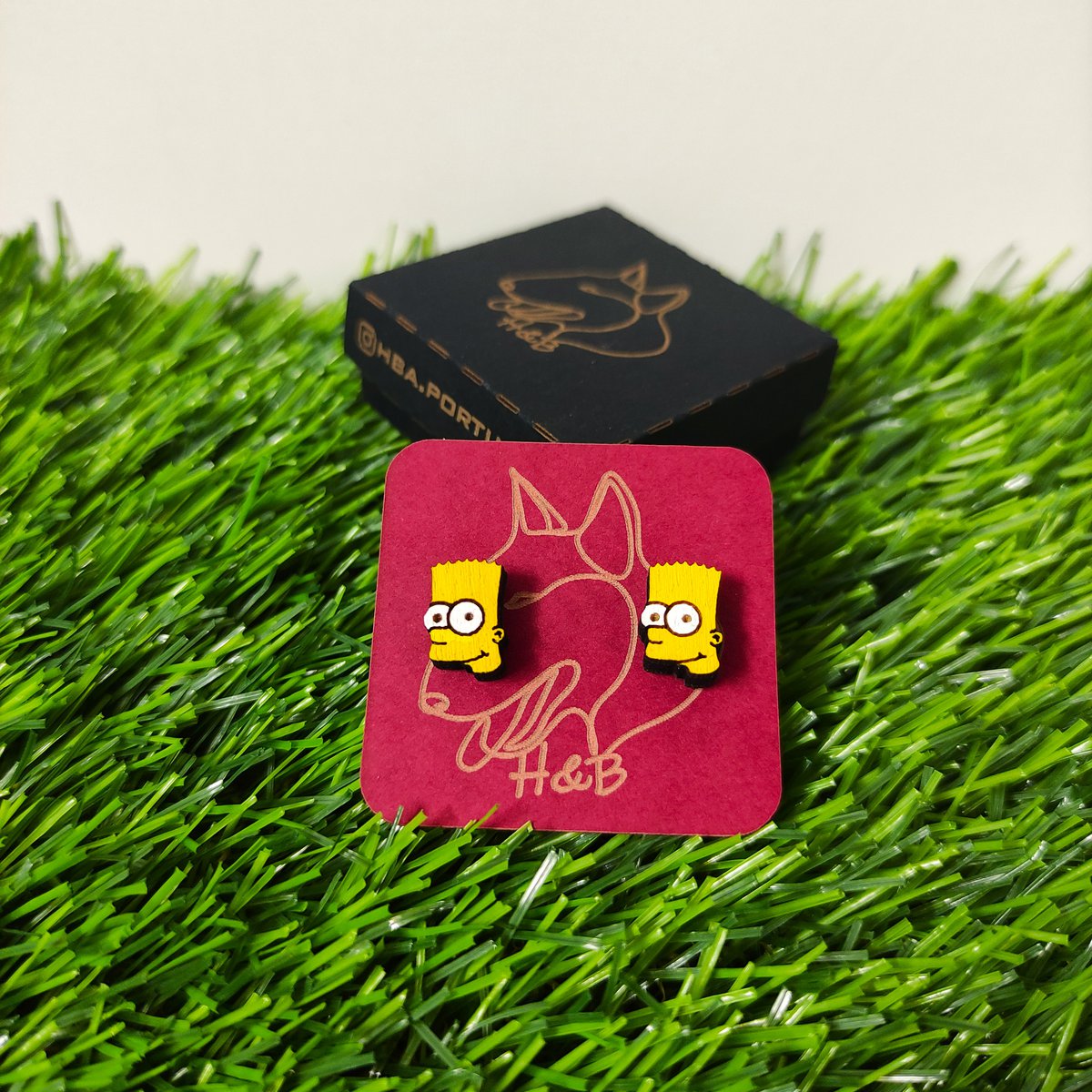 Boucles d'oreilles en bois des Simpsons, Bart, Boucles d'oreilles colorées, Cadeau pour elle, Saint Valentin, Fête des Mères, Petits Bijoux Faits Main, Poteaux en Acier Chirurgical Hypoallergénique