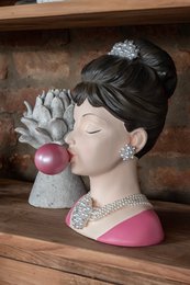 Bubble Gum Frauenbüste aus farbigem Harz, H 30 x 22 x 23 cm
