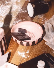 Medium Vintage Pottery Grater Bowl Pink and Brown - CHOCOLATE