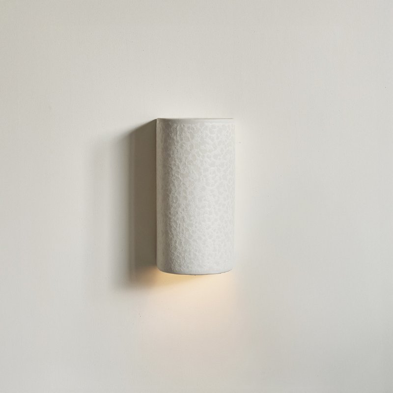 Ceramiczna lampa ścienna - surowe białe / w dół oświetlenie