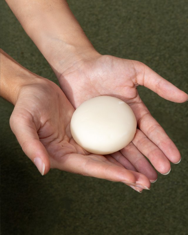 SOLID CONDITIONER - Nærer og reparerer håret med argan, kokos og havtorn