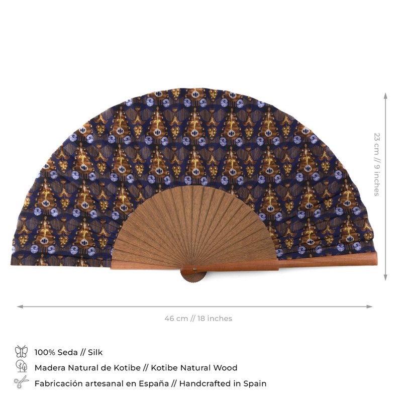Ikat-geïnspireerde zijden ventilator-handgemaakt in Spanje met Bocapi-hout, blauwe en bruine print