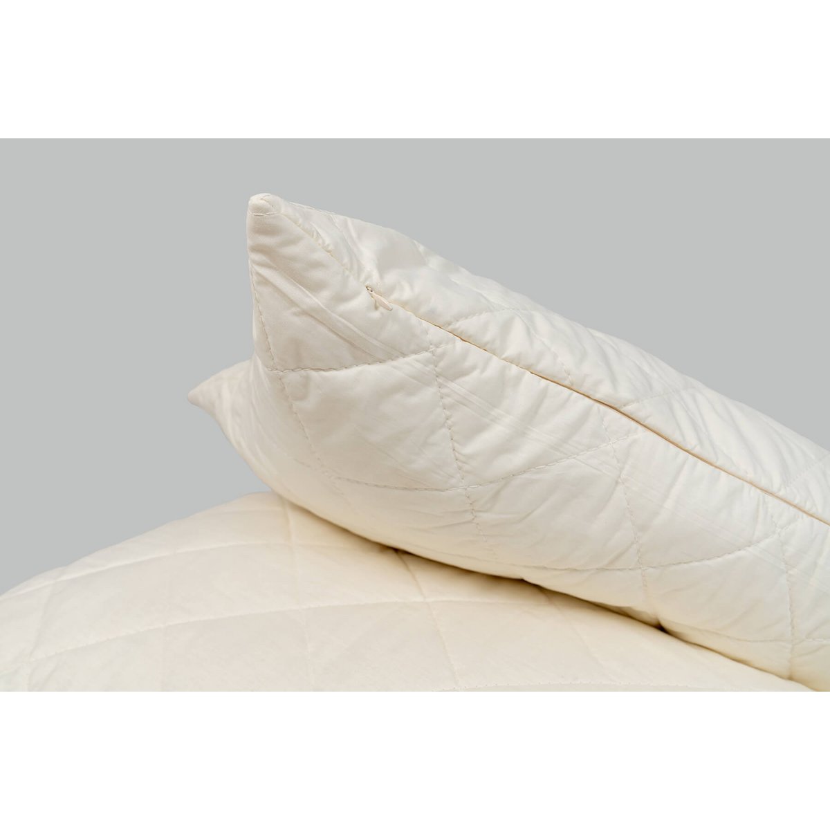 Merino woolen pillow