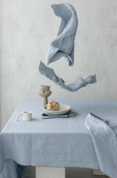 Linned dug med kontrastdetalje Lake Tonic Blue -250x145cm