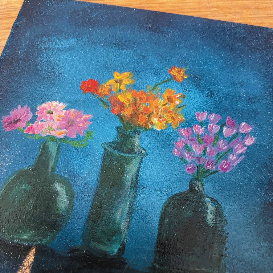 Azulejo pintado a mano con jarrones y flores – 10×10 cm