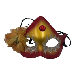Orange rød maske med en rød diamant
