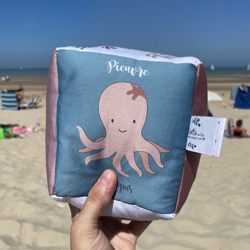 Cubo attività sonoro degli animali marini