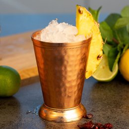 Valia kobberkopsæt - 4x cocktailkopper (hamret, romersk præget stil, 300 ml) + tilbehørssæt i 6 dele