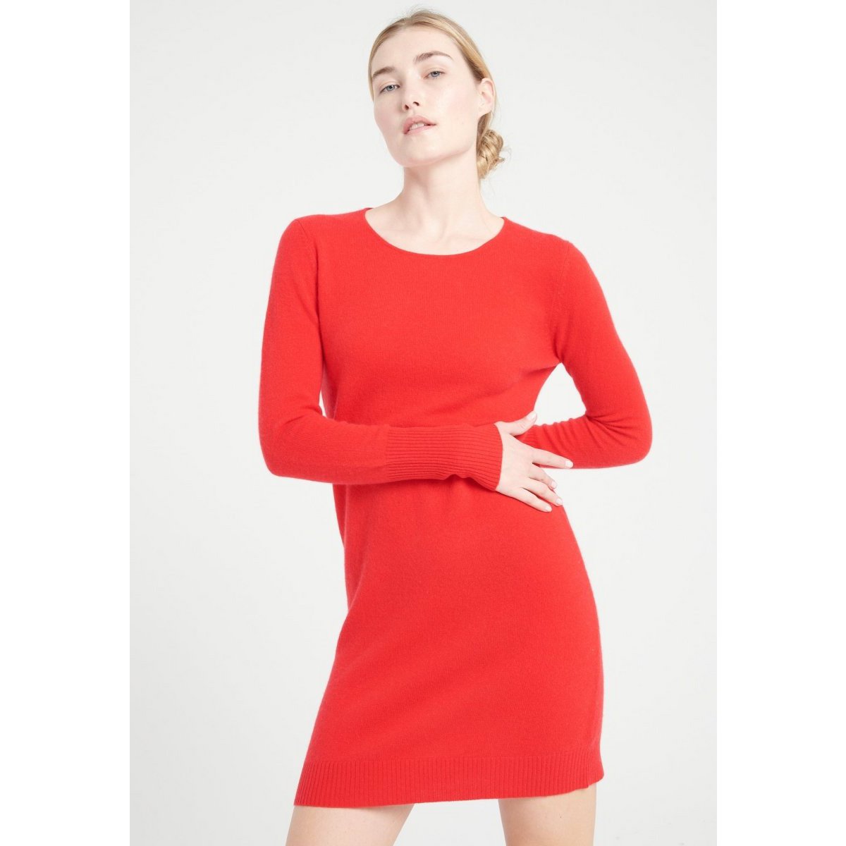 LILLY 12 Vestido rojo de cachemira con cuello redondo