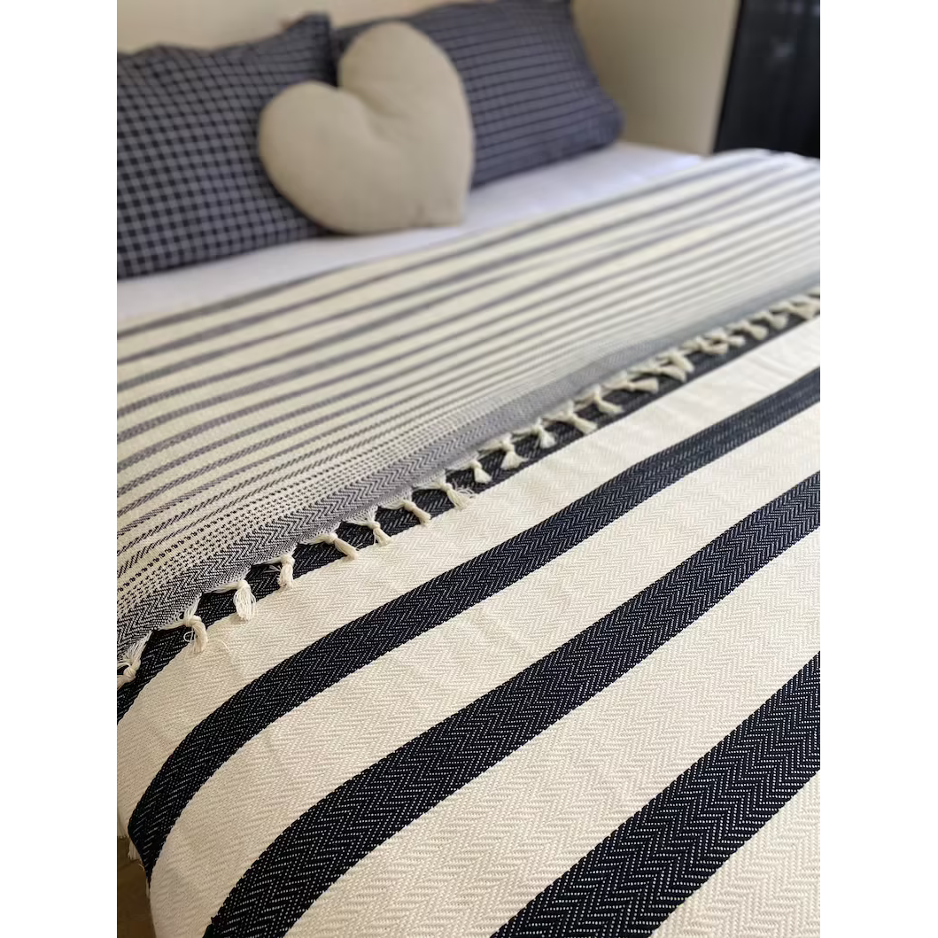 Hand-woven cover "Fatsa"