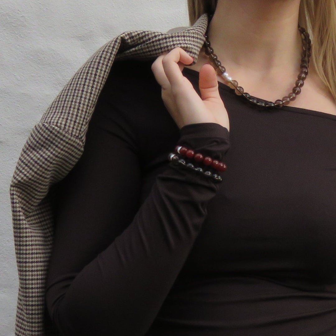 Bransoletka z czerwonego agatu i perły – biżuteria z koralików o średnicy 10 mm
