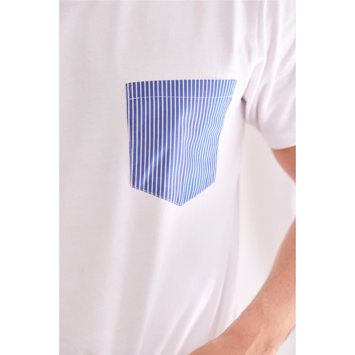 T-shirt poche à rayures