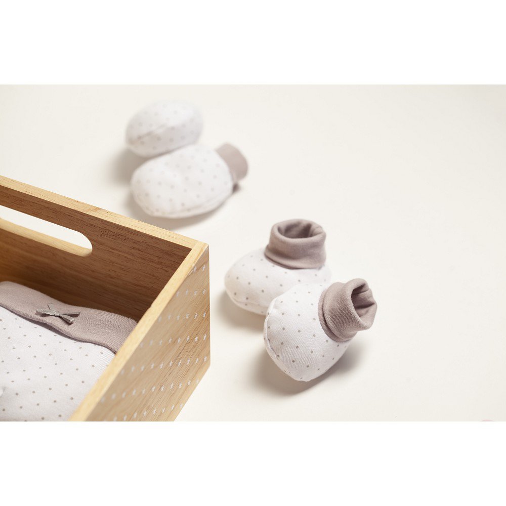 SET 4 STUKS (MUTS+HANDSCHOENEN+SLABBER+SOKKEN) VOOR NIEUWBORGEN (0-6 MAANDEN) - 100% KATOEN - MOD. BEIGE