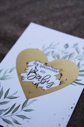Kort med skrabehjerte - annoncer graviditet, vi skal have en baby, grønt, eukalyptus