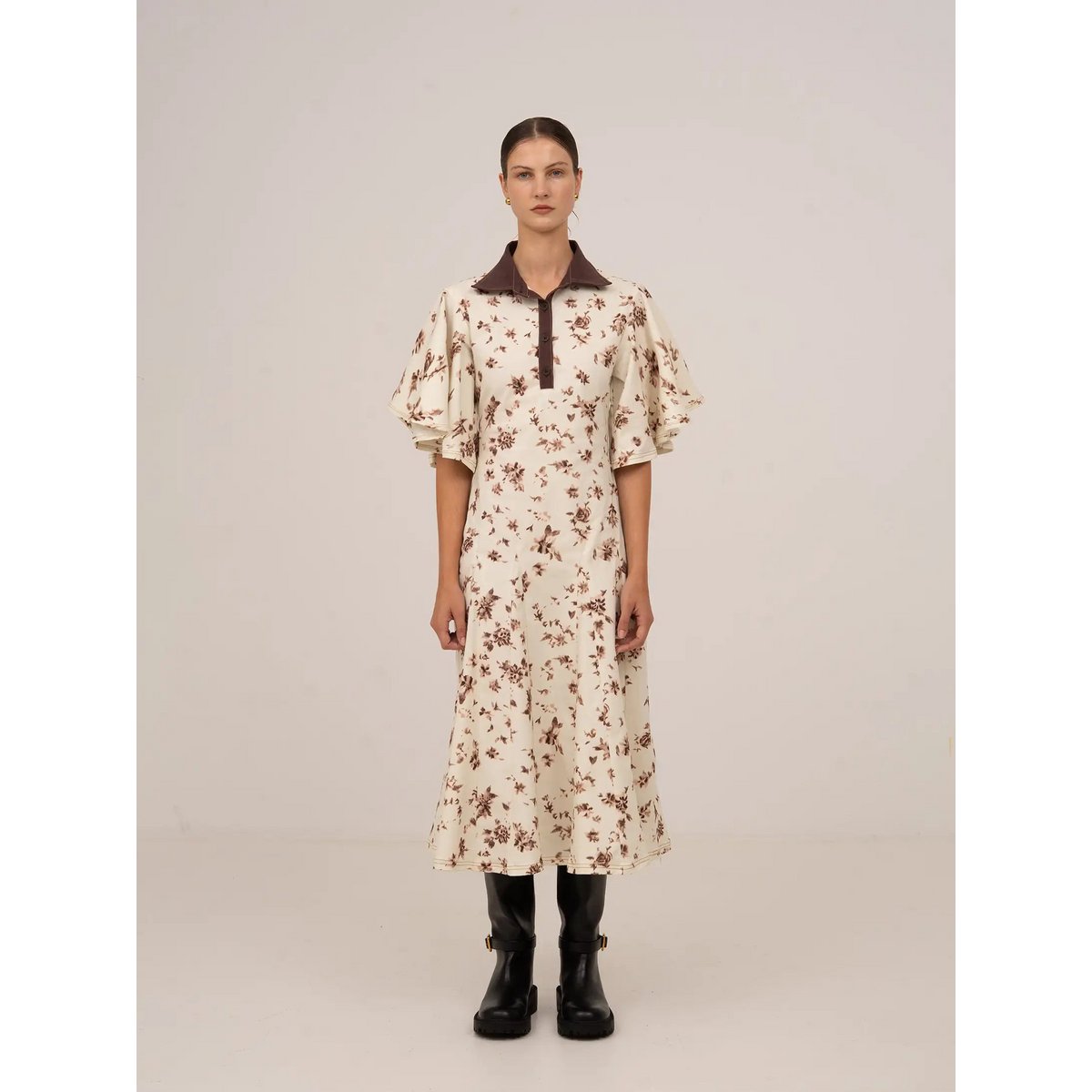 Abito longuette con stampa floreale marrone fiorisce