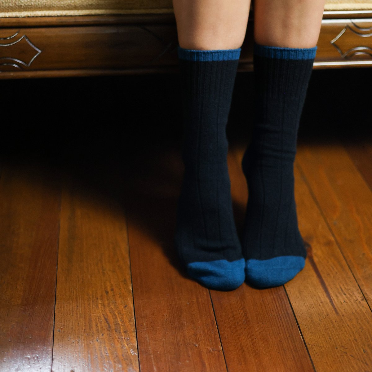KLUE Merinowollen sokken met banden | Zwart en blauw