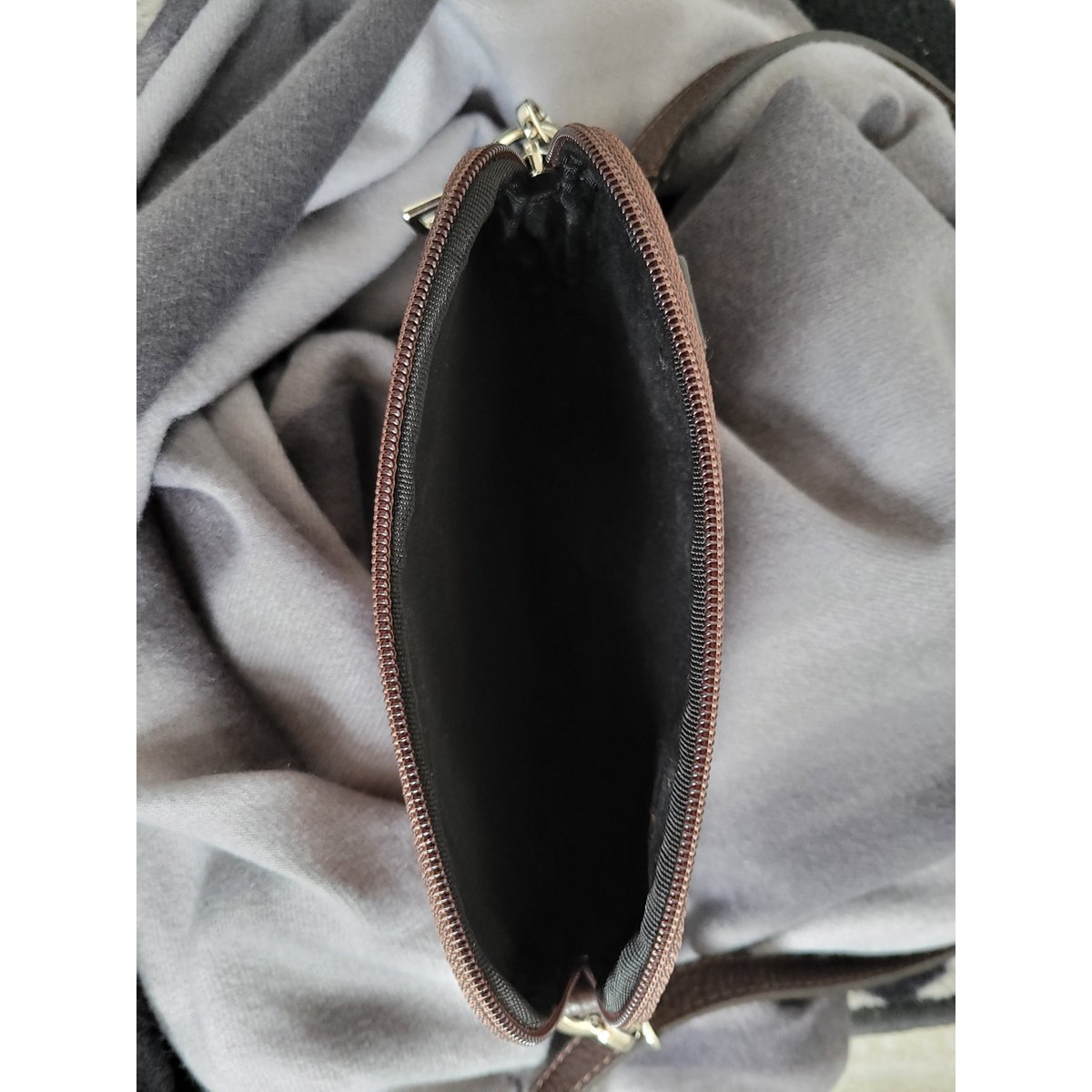 Gürteltasche Schultertasche schmal Tejus Burundi