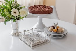 EDZARD napkin holder Atlas, for paper napkins, noble silver-plated, tarnish-protected, 19 x 19 cm
