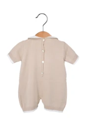 Babygebreid rompertje met berenzak, beige