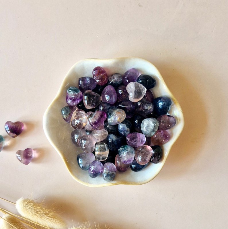 Mini Gemstone Heart Backstone - Fluorite (1.5 cm) for Crystal Confetti
