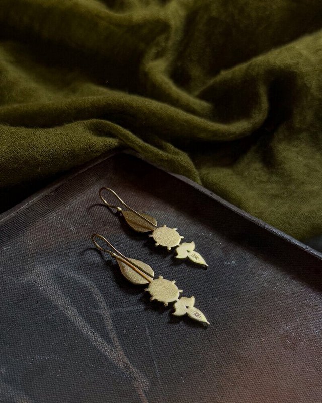 Acre desconocido | Pendientes Acre – Oro