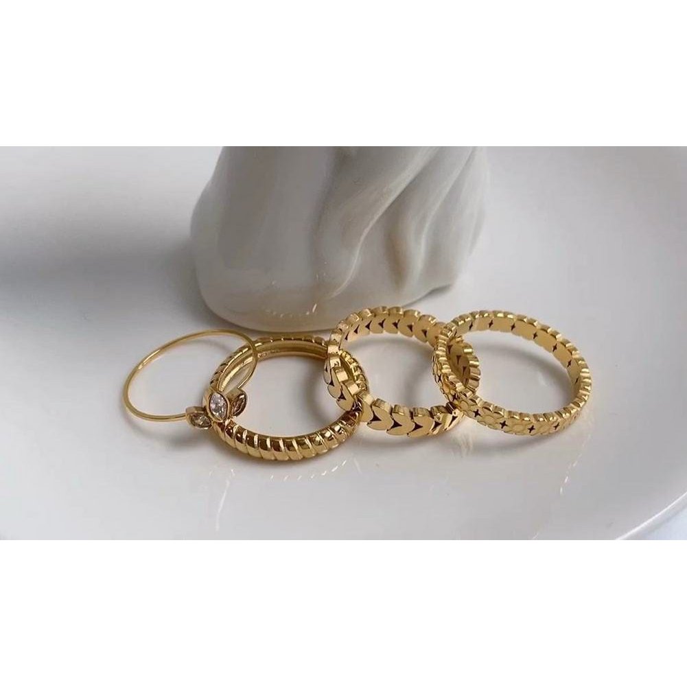 Lola - Dainty Crystal Gold Band