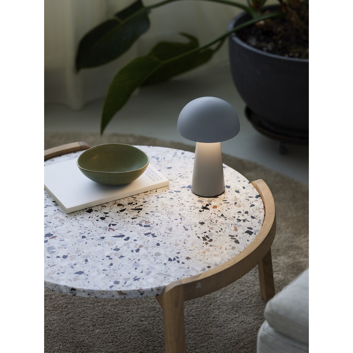 BORDLAMPE MOVE ME LYSEGRÅ