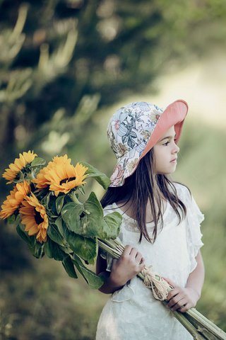 AVA Sommerhut für Mädchen – weiß mit Blumen