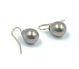 Pearl earrings classic color golden sunset