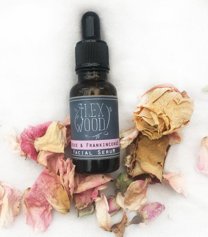 Siero viso alla rosa e all'incenso - 20 ml