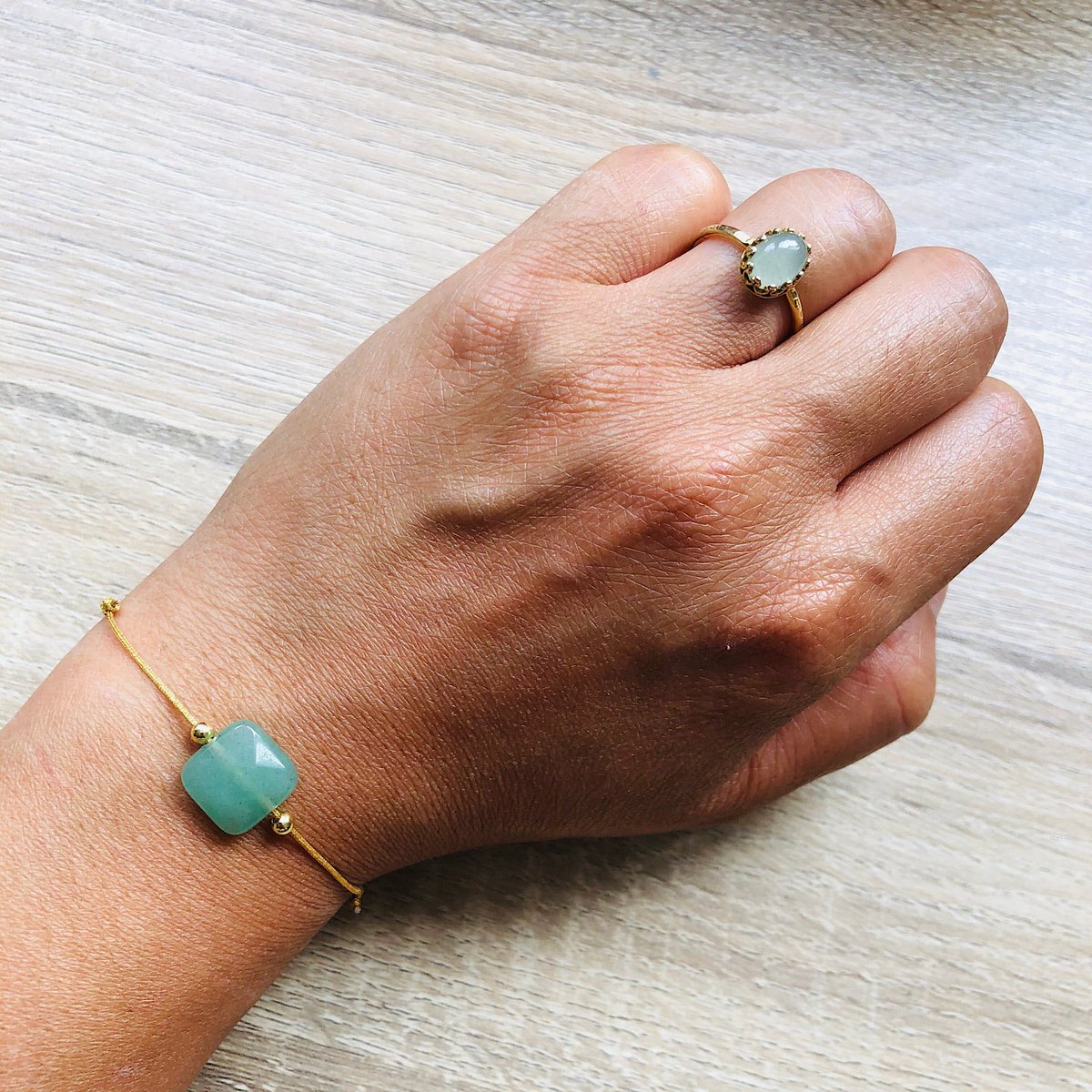 Pulsera de cordón deslizante Mia bañada en oro